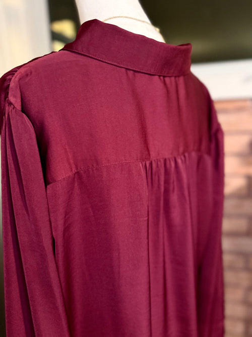 Banana Republic Silky Maroon Long Sleeve Blouse- Y2K