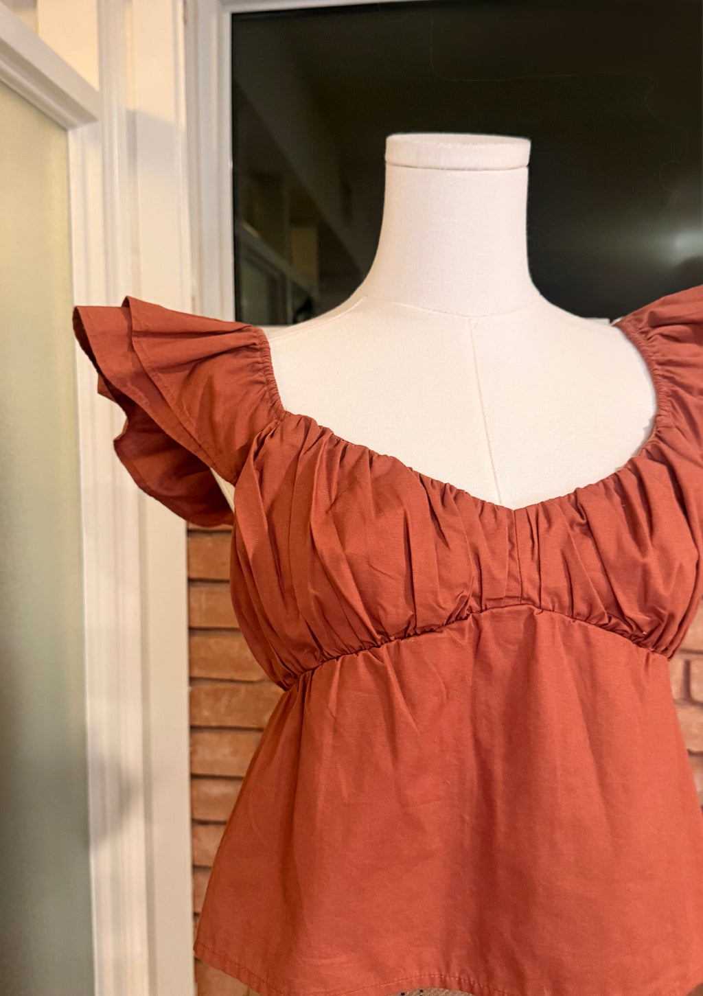 Abercrombie & Fitch Ruffle Sleeve Sweetheart Cropped Top – Rust / Burnt Orange- XS