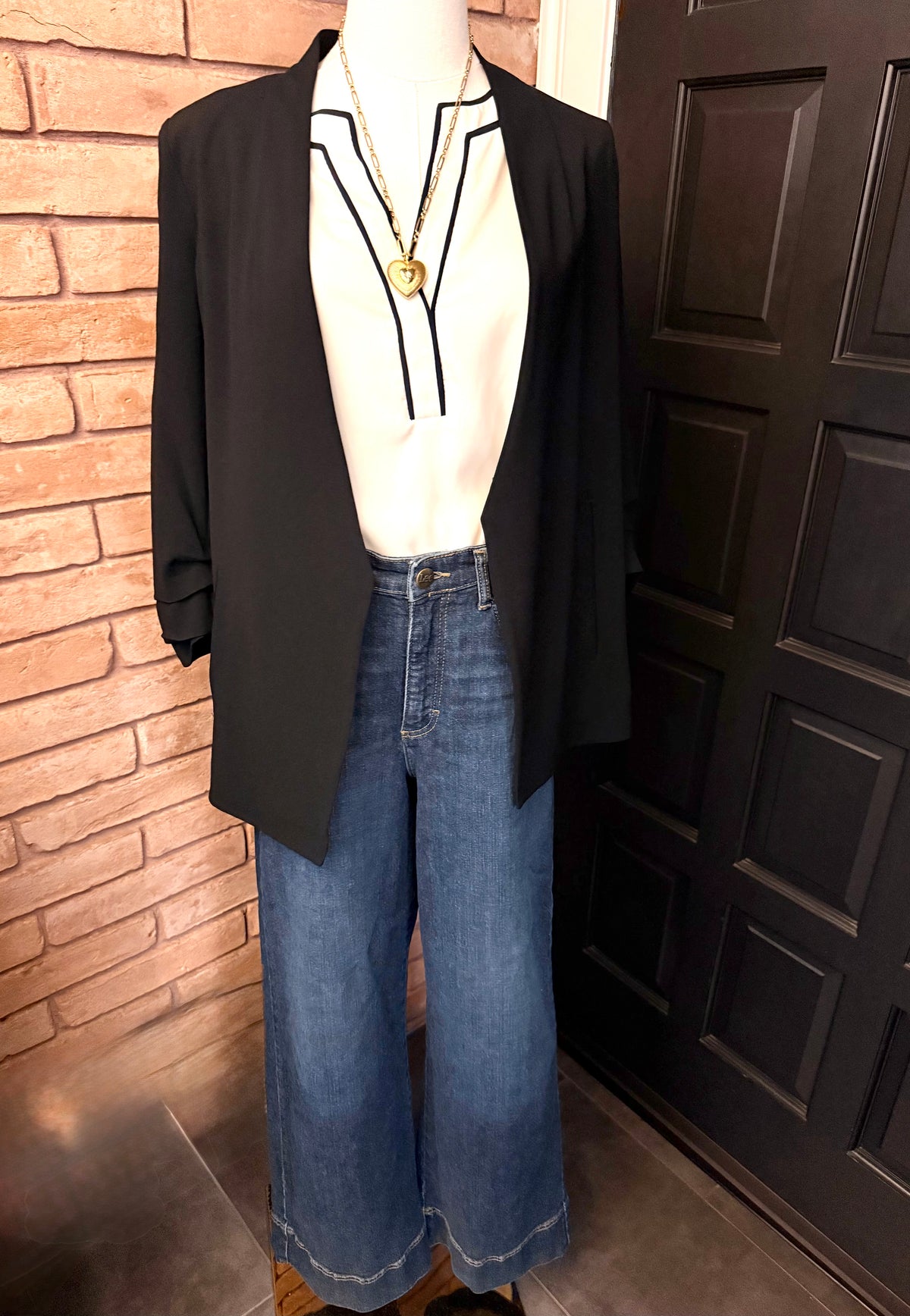 Babaton Aritzia Power Blazer Mirror Crepe- Size 4