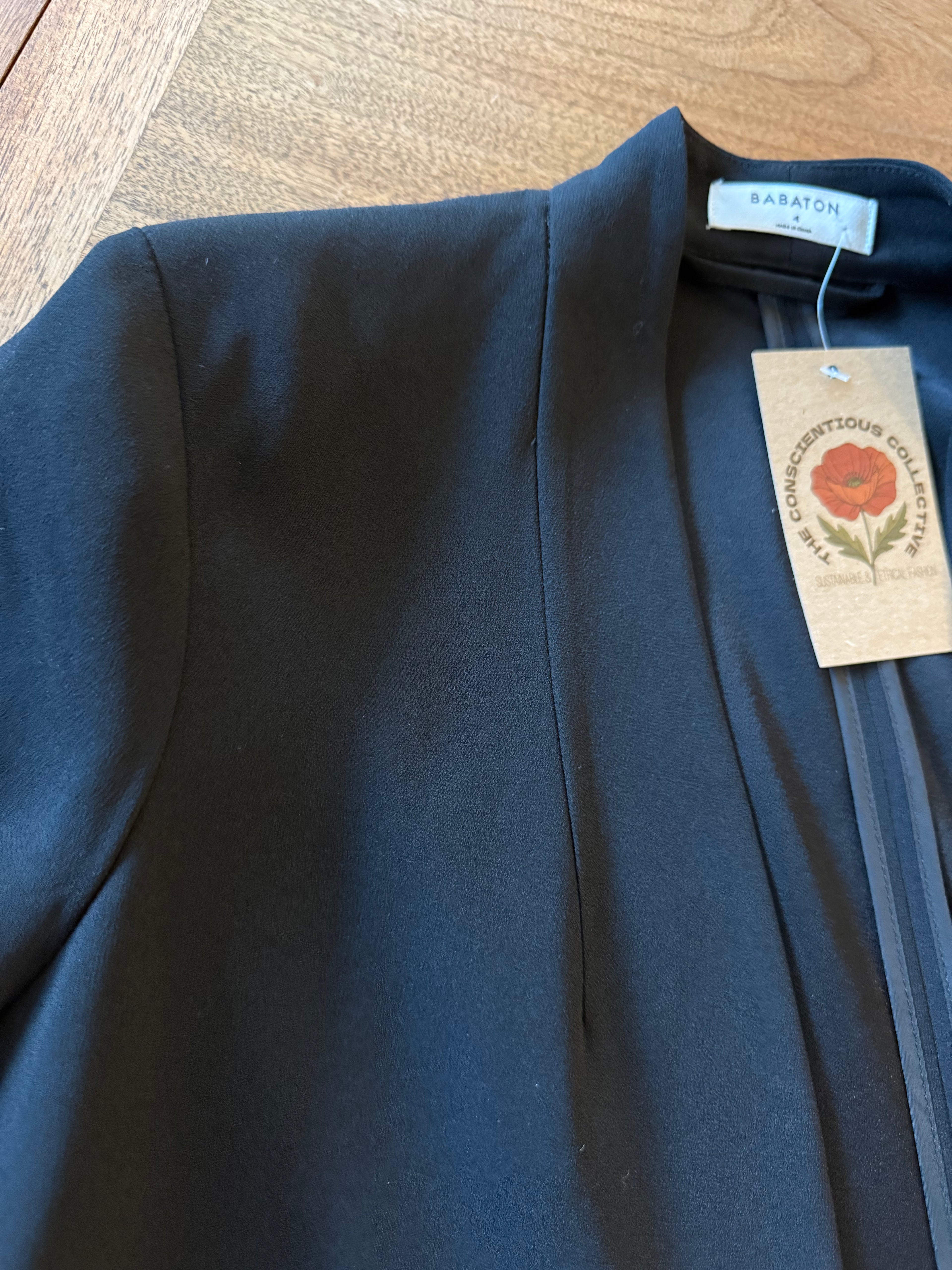 Babaton Aritzia Power Blazer Mirror Crepe- Size 4