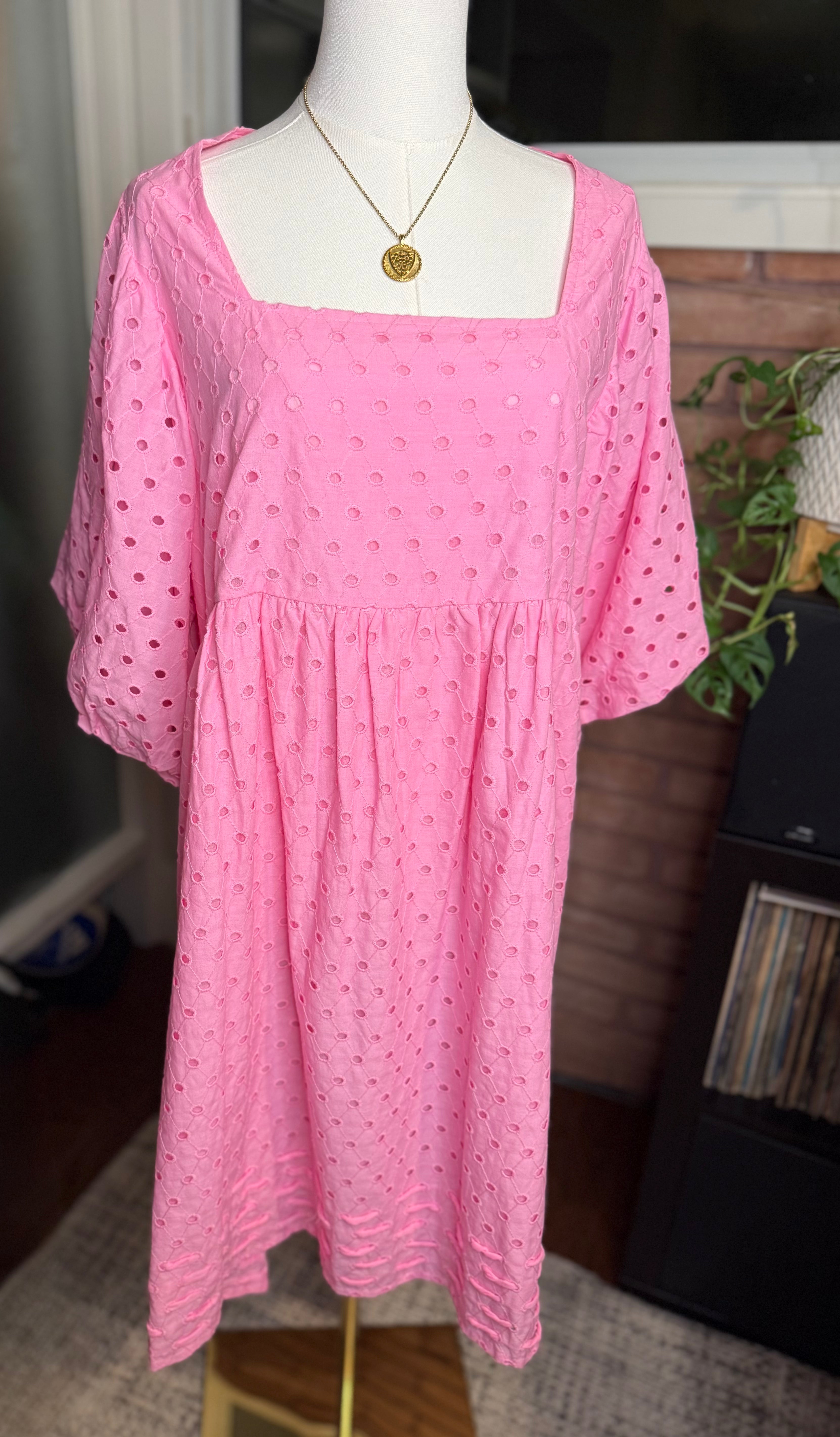 Adrift Jordis Broderie Dress in Pink – Size 14/ 2X