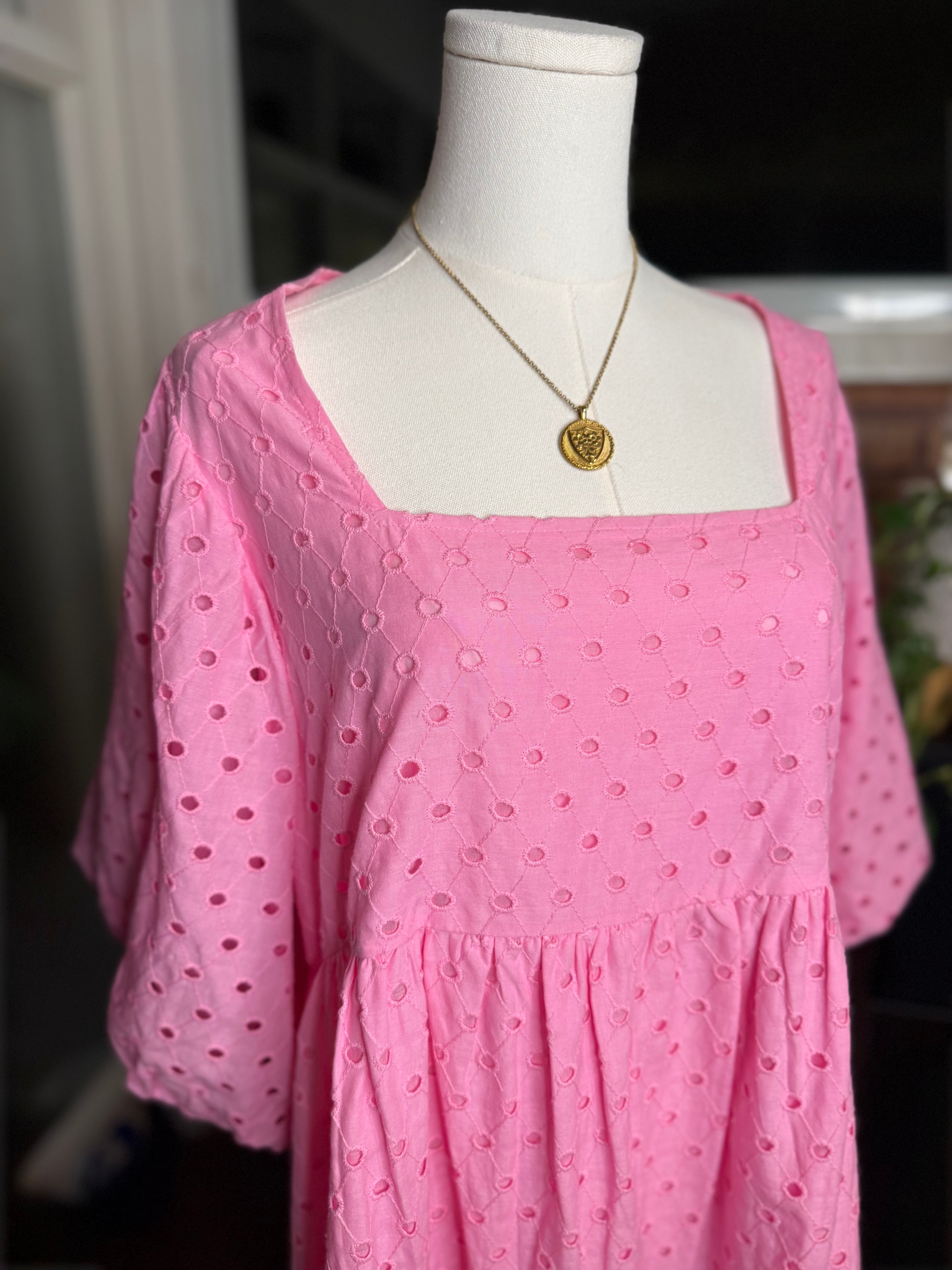 Adrift Jordis Broderie Dress in Pink – Size 14/ 2X